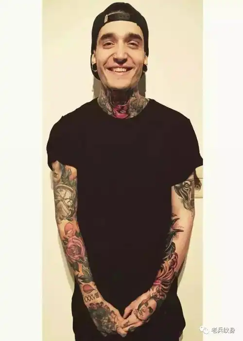 喜欢自由的人适合什么纹身(你会选择哪个部位纹身)(2)