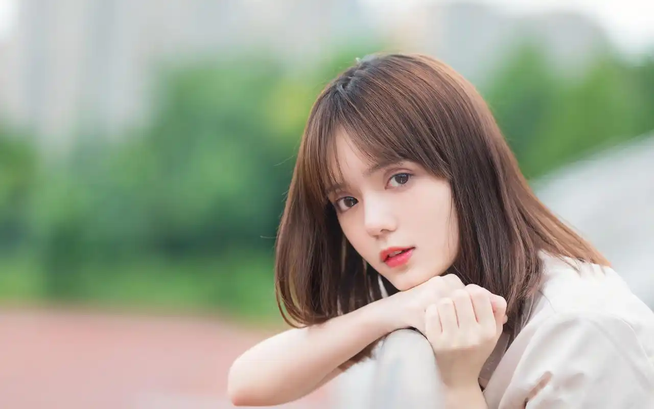 日系甜美制服学生妹高清桌面壁纸