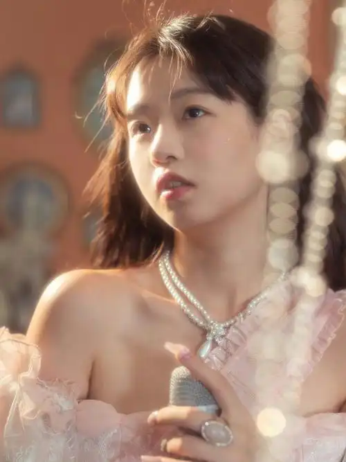 中森明菜灵感破碎感写真