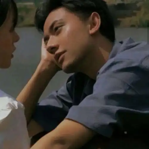 复古港风真人情侣头像一男一女,我给你的幸福别人是给不了的