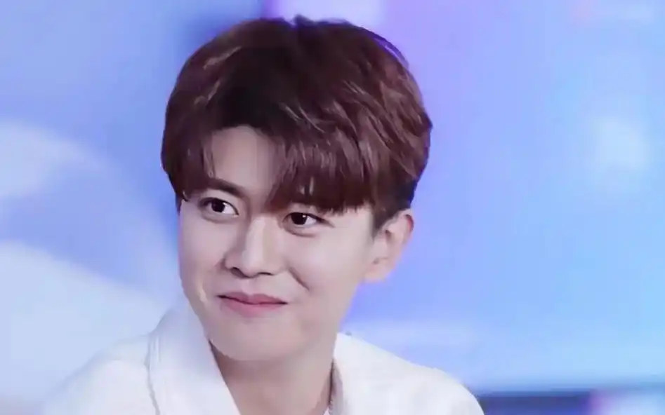 任嘉伦 的个人资料! - 抖音