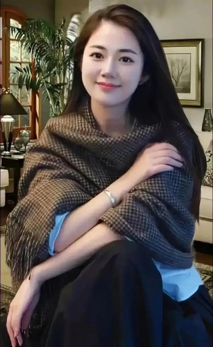 我是一名年龄近30岁的高二英语女教师,有较高的学历和颜值,但至今还未