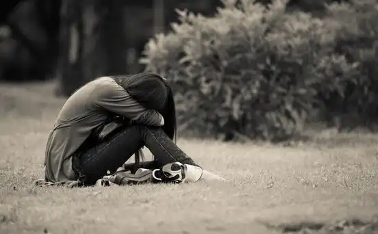 颓废生活的句子形容日子过得很颓废的句子