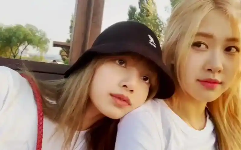 blackpink中字190702roselisa直播五花肉cp在线调情