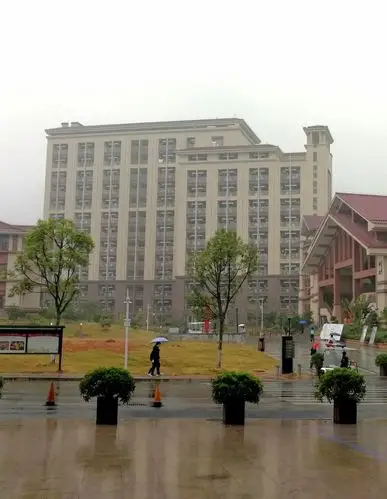 参观暨南大学南校区