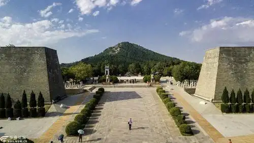 《寻唐迹》鸟瞰乾陵