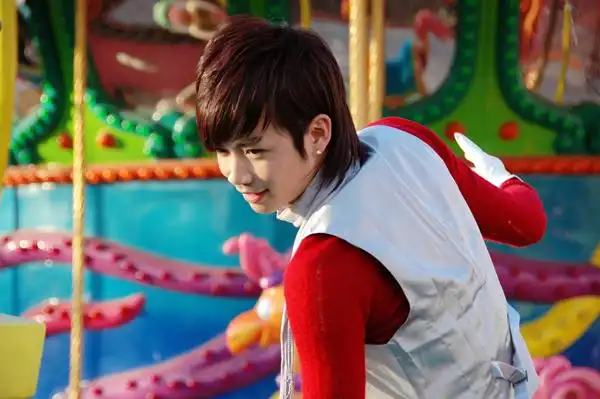 至上励合拍《棉花糖》mv 五型男各施其招追女生