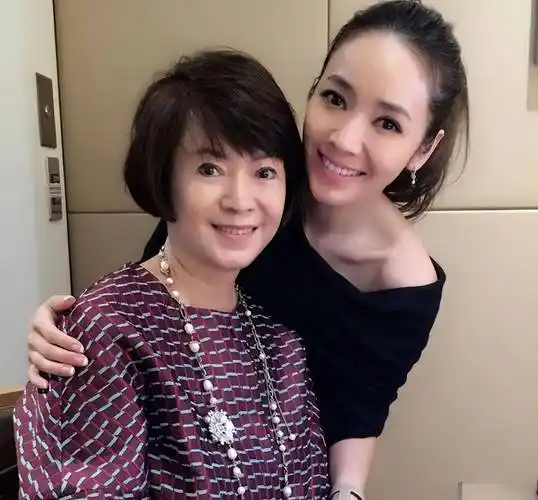 防火防盗防闺蜜,他们最有发言权_侯世宏_邱嘉雄_侯佩岑