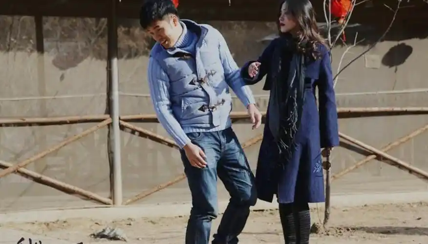 angelababy陈赫亲密照 深情对视情愫暗生