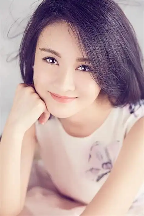 郑亦桐:我不只是"宝莲",更是百变女王