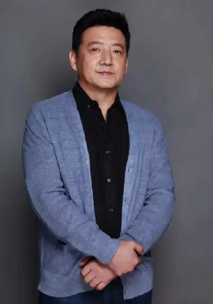 但是她为人非常低调,据一床情书了解,她的老公是黑豹乐队原主唱栾树