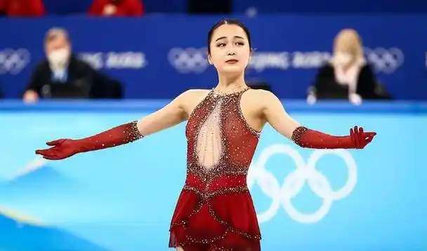 然而,急于比赛的朱易可无法顾及这么多,她继续每天坚持刻苦训练.