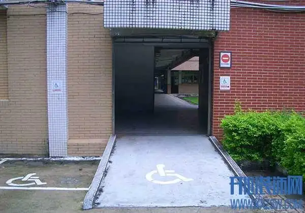 的承接设计就是斜坡和台阶了,如今很多地区逆城市化效果也比较显著,以