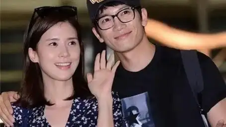 池城:抛弃朴率美移情别恋,与李宝英成模范夫妻,46岁成人生赢家