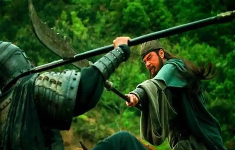 《三国演义》中,文丑和赵云打成平手,为何战不三合就被关羽斩杀