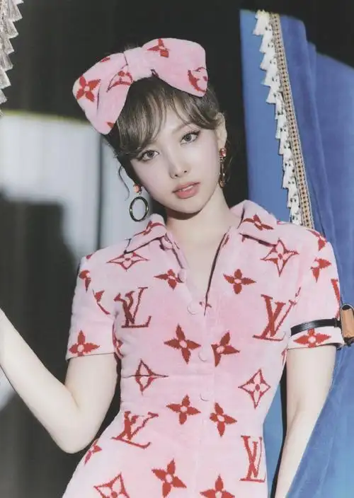 im nayeon林娜琏solo出道