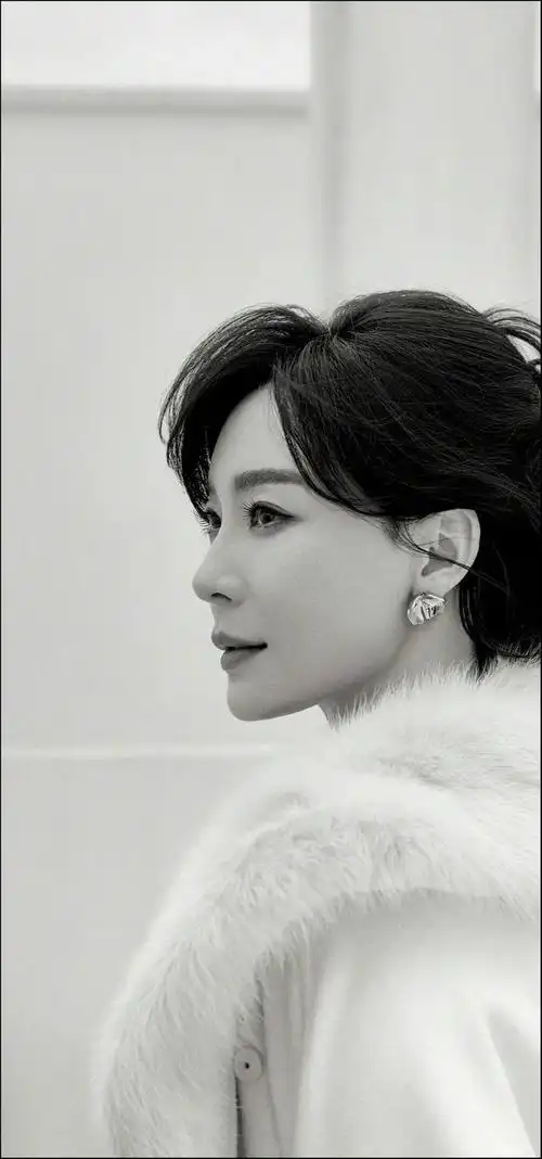 陈数高清无水印壁纸近日更新