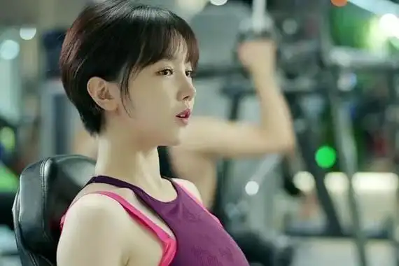 陈小纭健身房是什么电视(《青春斗》晋小妮健身房结交新任)