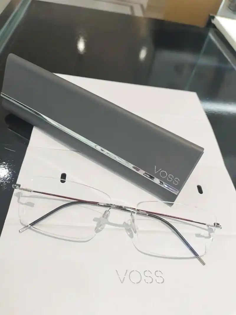 精致又带纯欲风的无框眼镜|voss眼镜.无框眼镜经过不断更新 - 抖音