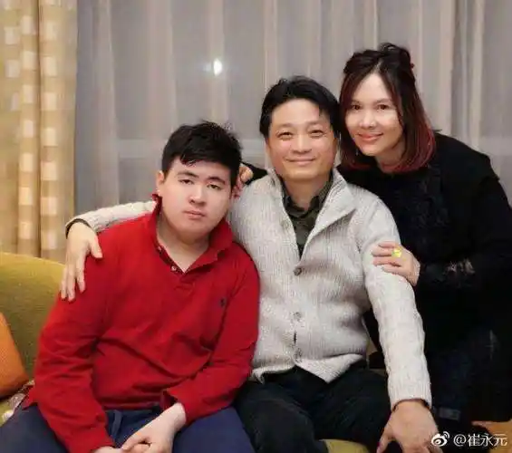 崔永元: 分享六张照片反击"黄毅清"网友看了图片很感动!