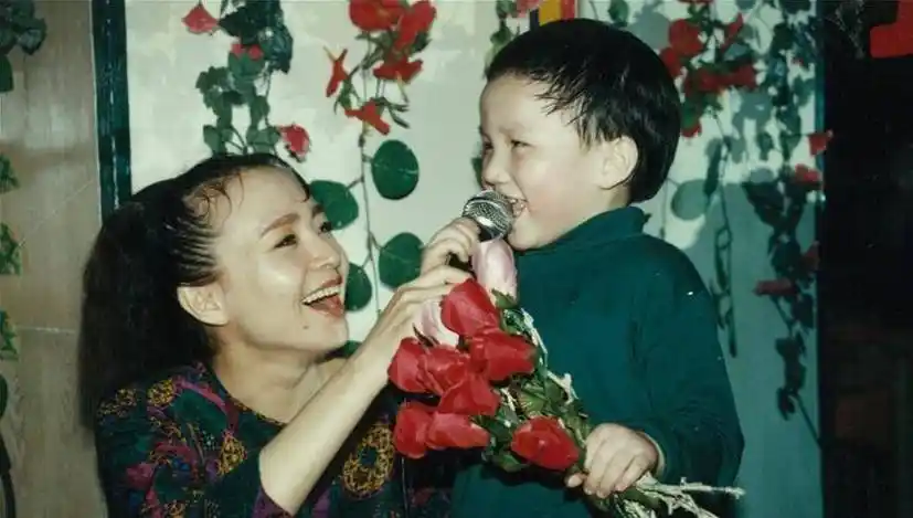 原创宋丹丹三婚携子嫁豪门和丈夫前妻成闺蜜我知道分手有多疼