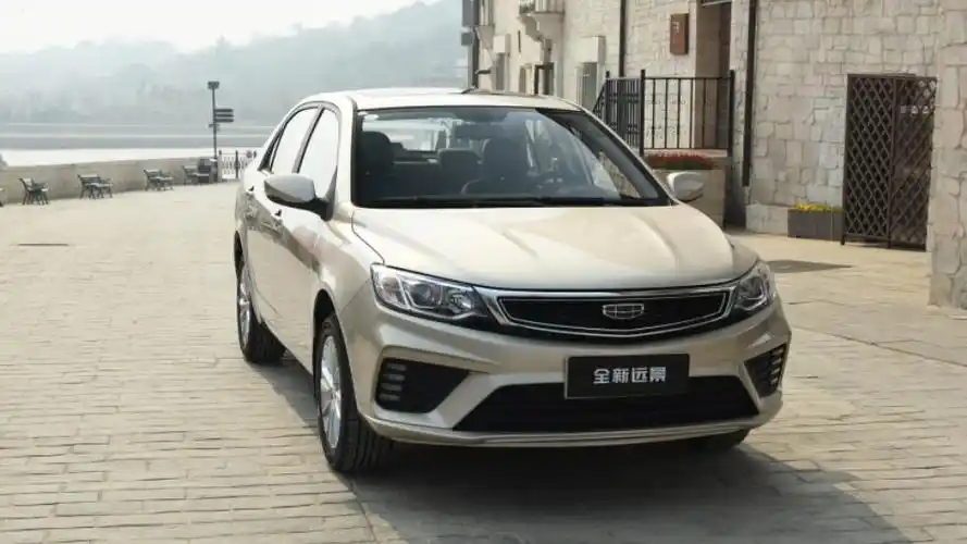 每月油费八百多,保养不便宜,工薪族开得起吉利远景吗?