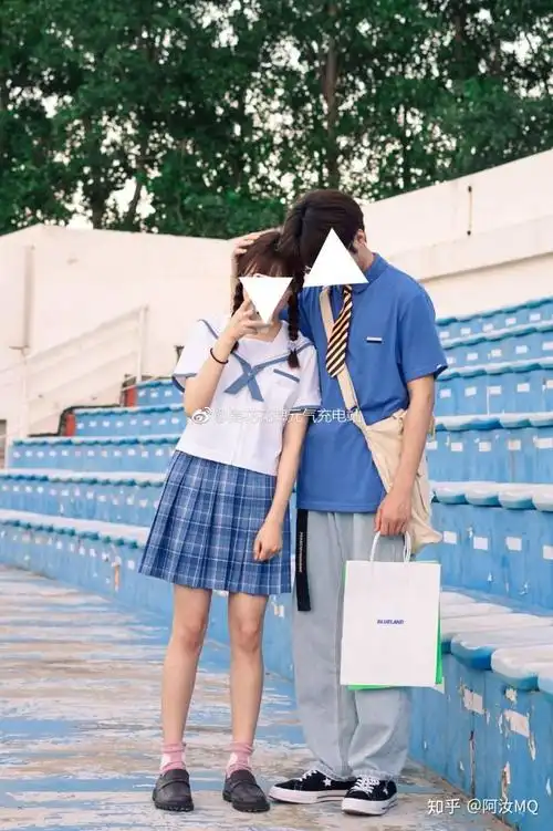 女朋友喜欢穿jk,lolita,汉服,男生应该穿什么呢?