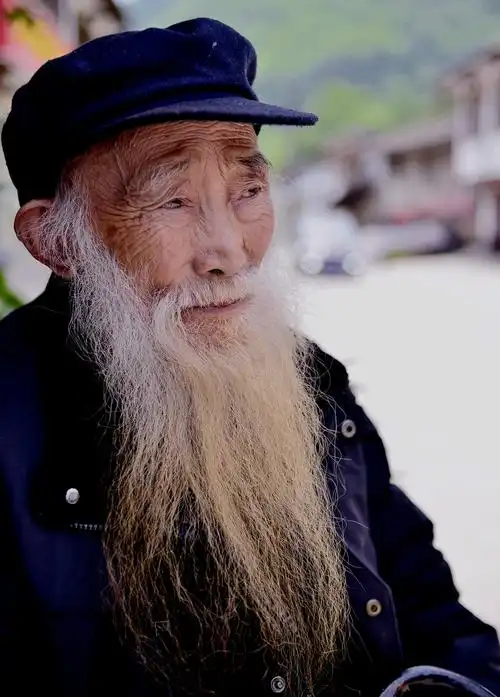 民间故事:348岁的枯草青