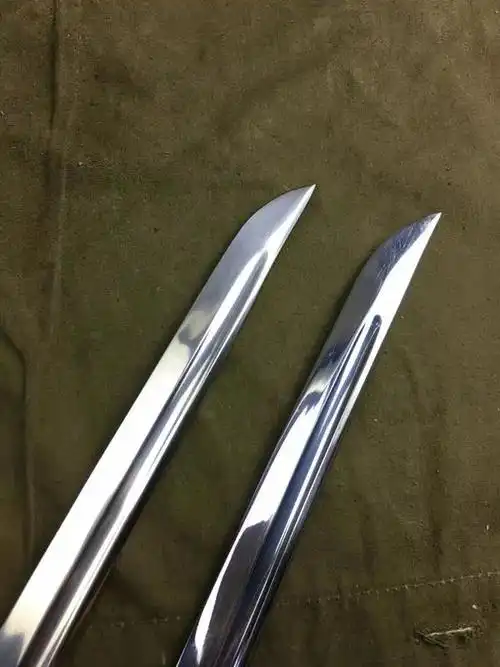 注意鉴宝了解放军65式骑兵军刀真伪对比