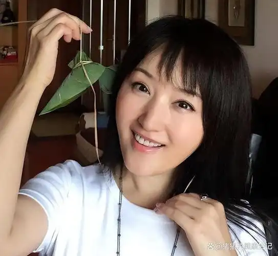 央视初亮相,摄制组惊艳于杨钰莹的美