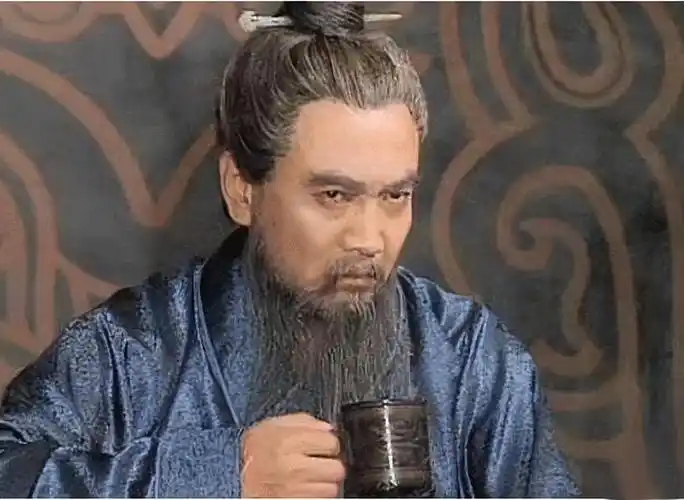 老戏骨鲍国安:与患难妻子爱一生,杨钰莹不是我的儿媳