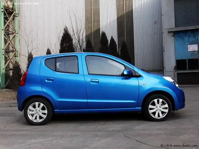 新奥拓 自动挡外观整体