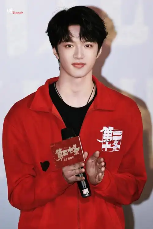 05后24亿票房影人来啦～@时代少年团-刘耀文  评论区给俺看看大家近期