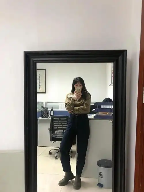 120斤166身高的肌肉小妹通勤穿搭