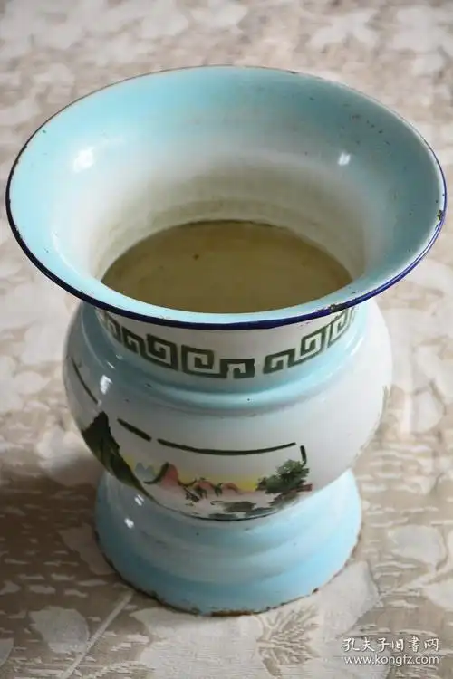 老搪瓷痰盂