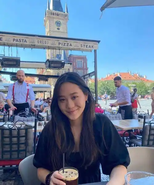 59岁李连杰旅居欧洲!