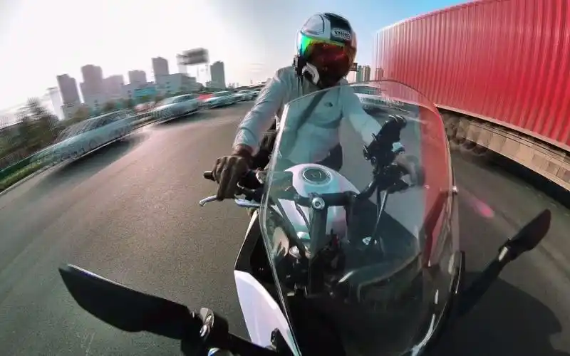 insta360onex2摩托车骑行加速运动模糊