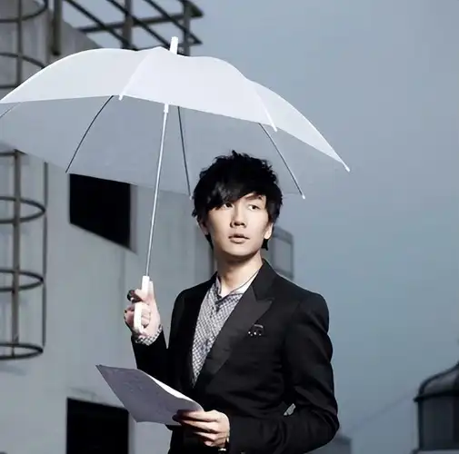 个人专辑《乐行者》此后,林俊杰花了一年时间在旗下签约海蝶唱片老板