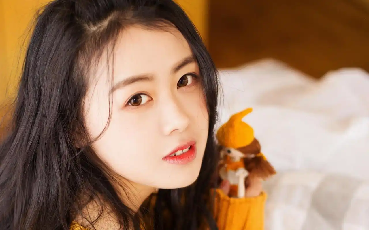 清新治愈系美女写真桌面壁纸