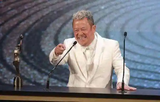 曾志伟黑历史曝光:侵犯当红女星,潜规则影后,带女模"扯皮条"