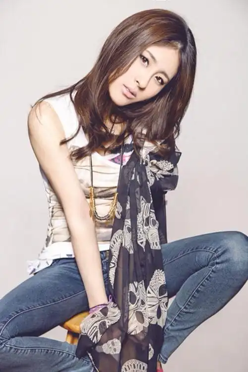 张碧晨(中国内地女歌手)_尚可名片