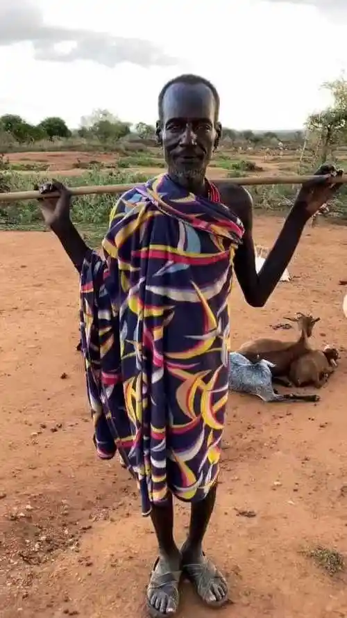 非洲酋长家真有钱,遍地都是羊,可他为啥这么瘦呢?