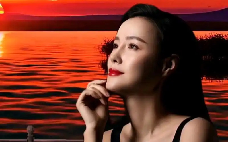 歌唱家王紫菲黄昏里