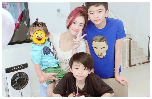 张柏芝三胎新照曝光打破是混血的谣言生父依旧是个谜团