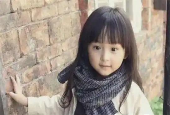 刘楚恬:2岁出道年入百万,因长相甜美被禁止整容,现在长成啥样