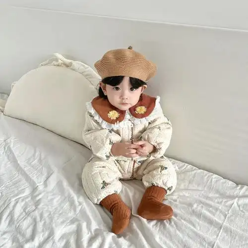 一周岁穿搭女宝宝碎花连体衣