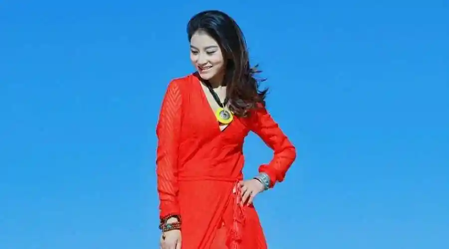 央吉拉《今生今世跟你走》