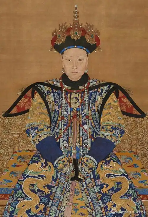 清乾隆《孝贤纯皇后像轴》(局部),绢本设色