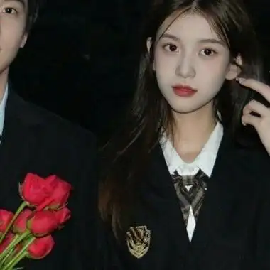 情侣头像真人一人一半配对颜值超高