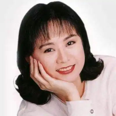 她就是——李碧华.很多人都直接形容她为是香港最"神秘"的女作家!